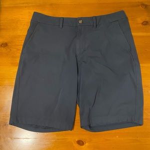 Lululemom EUC Navy 34” waist commission shirt